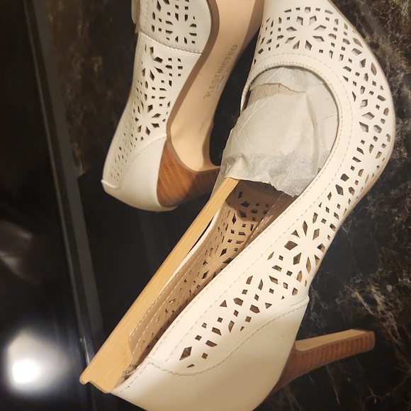 Shoes - Picture 2 of 3